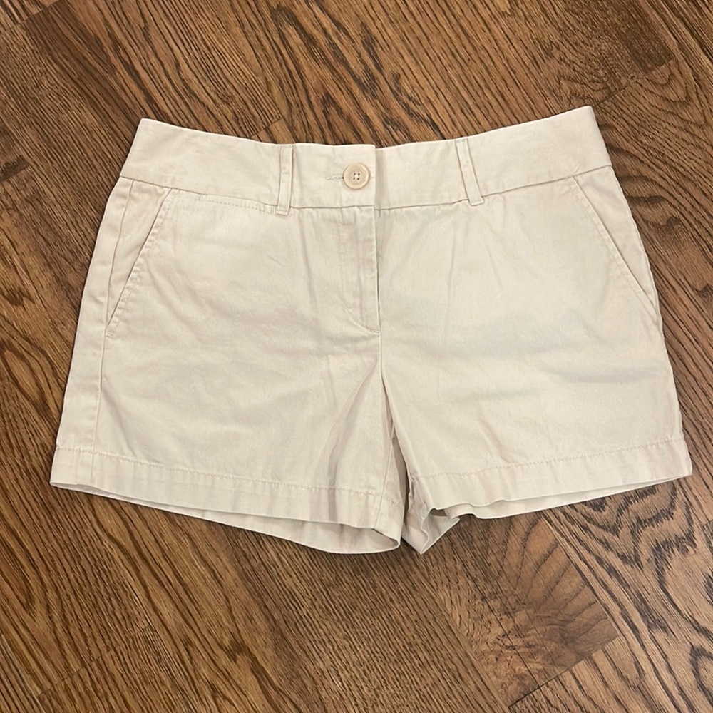 Loft The Riviera tan/off white Shorts size 2